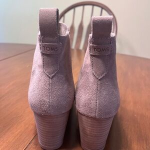 TOMS Women's Suede Heeled Boots - Taupe